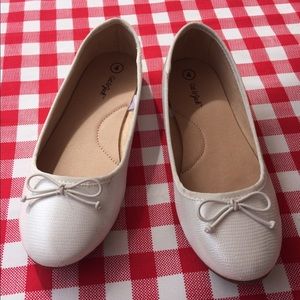 Cat & Jack Pearl Shimmering White Flats Shoes